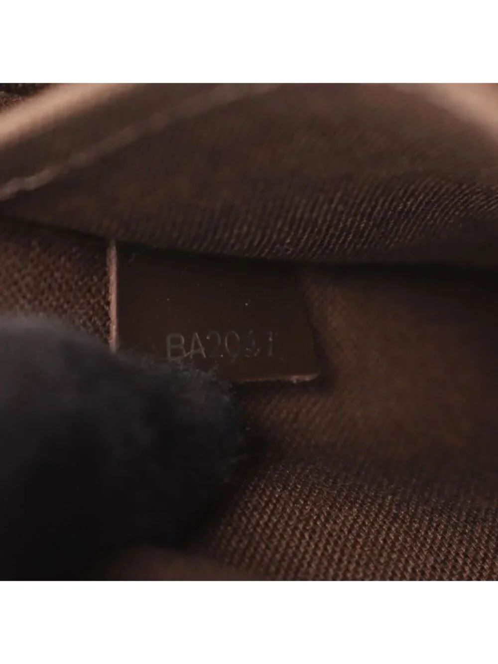Louis Vuitton Shoulder Bag Taiga Grizzly Leather